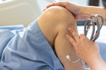 Does an ACL rupture always need surgery? image